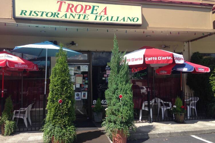 Very Famous Italian restaurant in Redmond, WA for Couples
