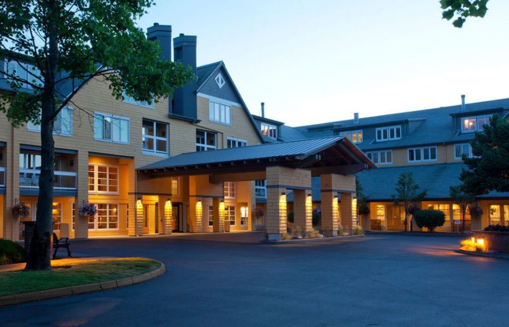 3-Star Fantastic Hotel in Blaine For Couples