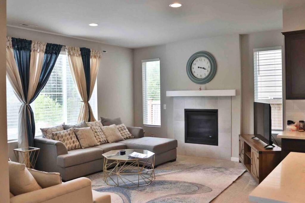 cheerful 4 room home with an indoor fireplace