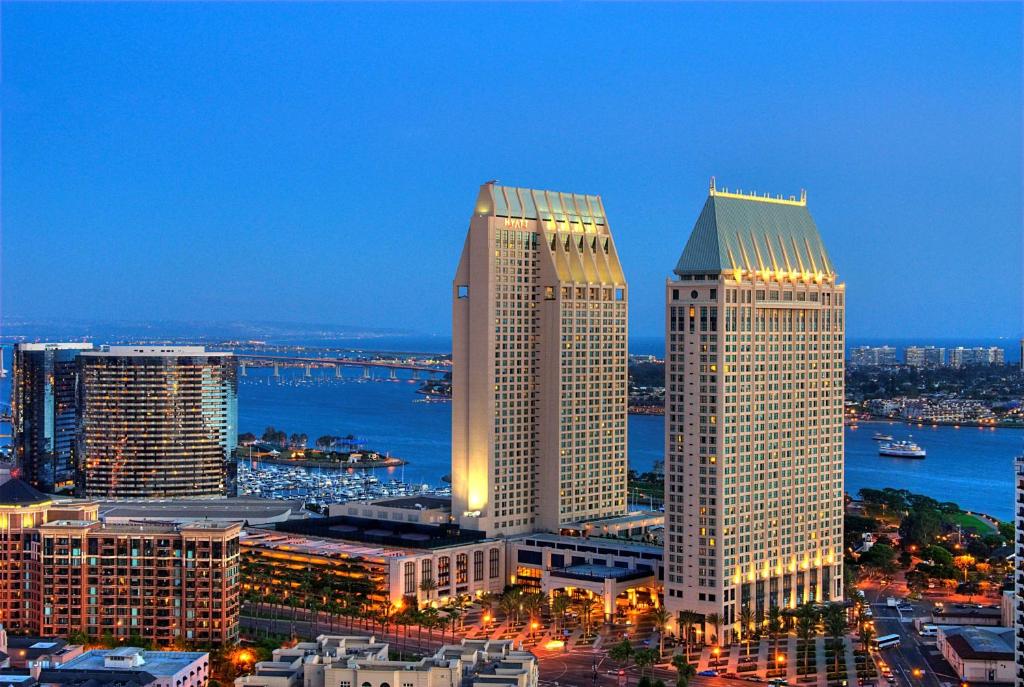 4-star super fantastic hotel in San Diego, CA