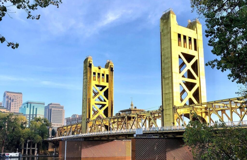 Vertical-lift bridge in West Sacramento, California
