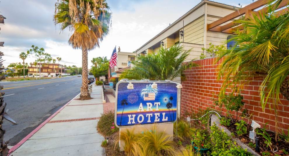 2-star Best hotel in Laguna Beach, CA