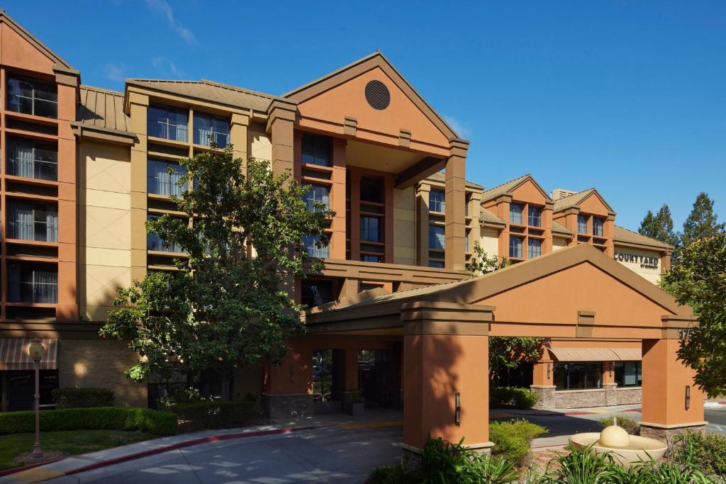 3-star hotel in Santa Rosa, CA