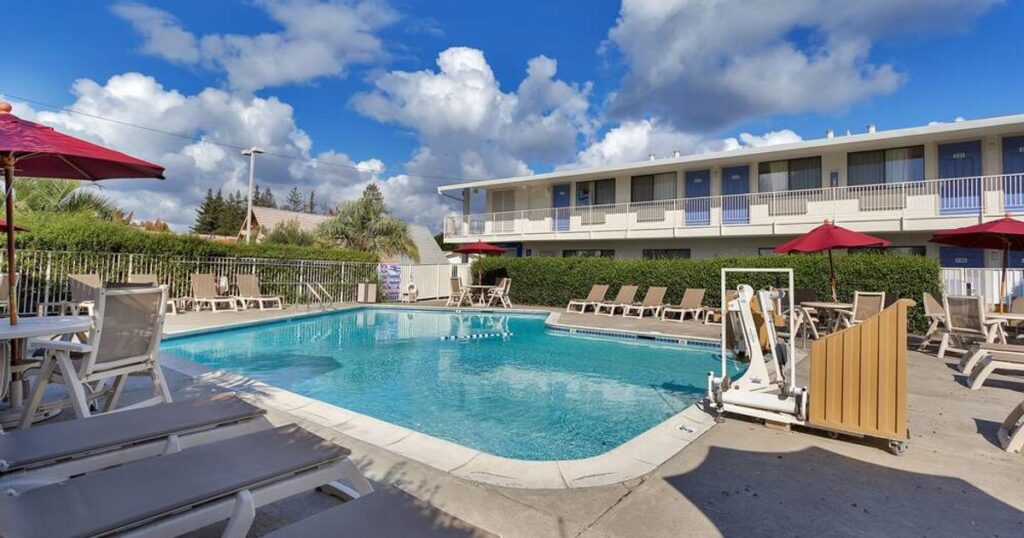 2-star amazing hotel in Santa Rosa, CA
