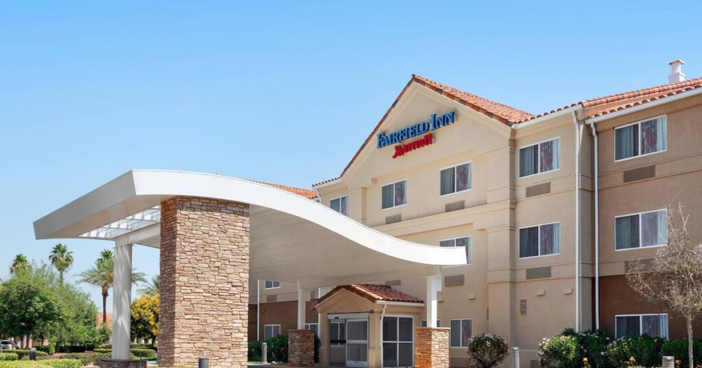 2-star Best hotel in Visalia, California
