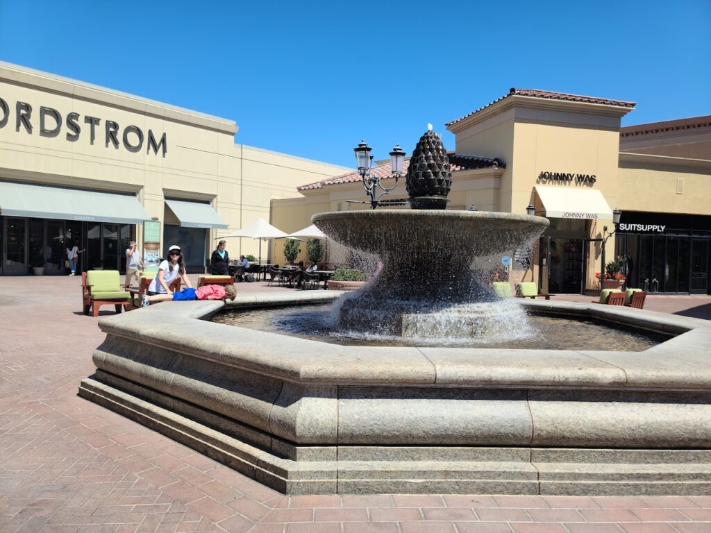 Shopping mall in Newport Beach, California
