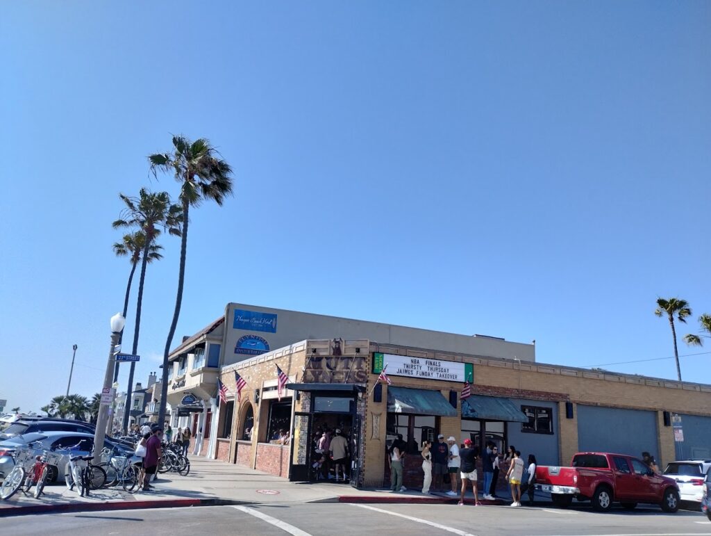 Bar & grill Restaurant in Newport Beach, California