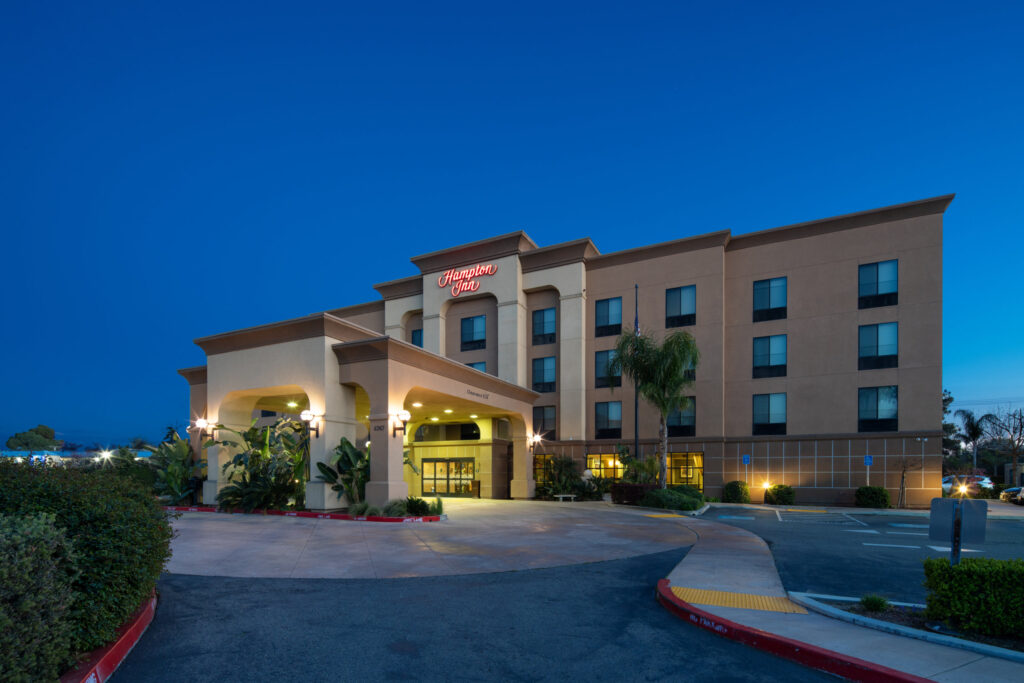 3-star hotel in Visalia, California