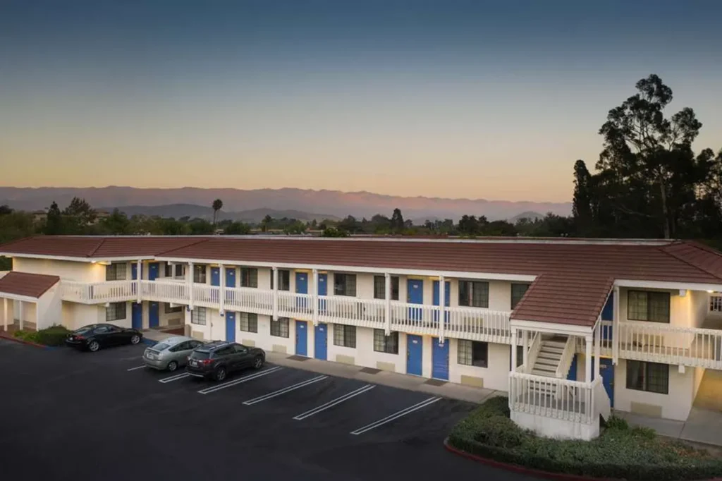 2-star best hotel in San Luis Obispo, CA
