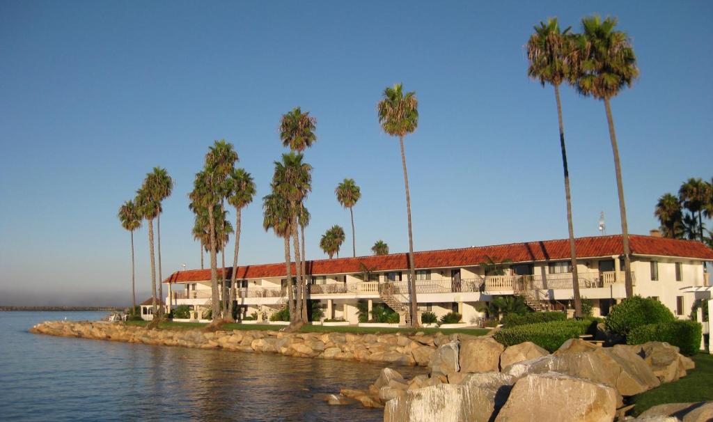 3-star superb hotel in oceanside, California
