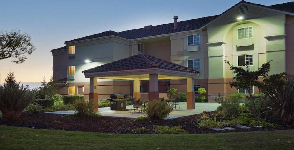2-star best hotel in Santa Clara, CA
