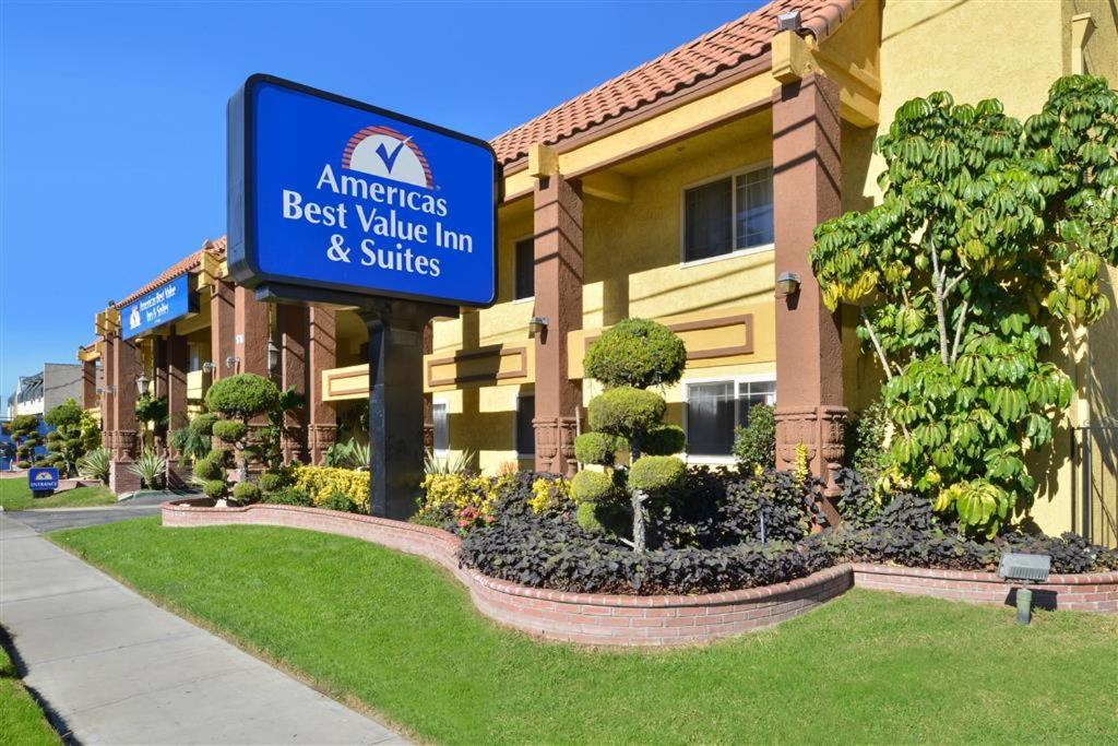 2-star best hotel in Fontana, CA
