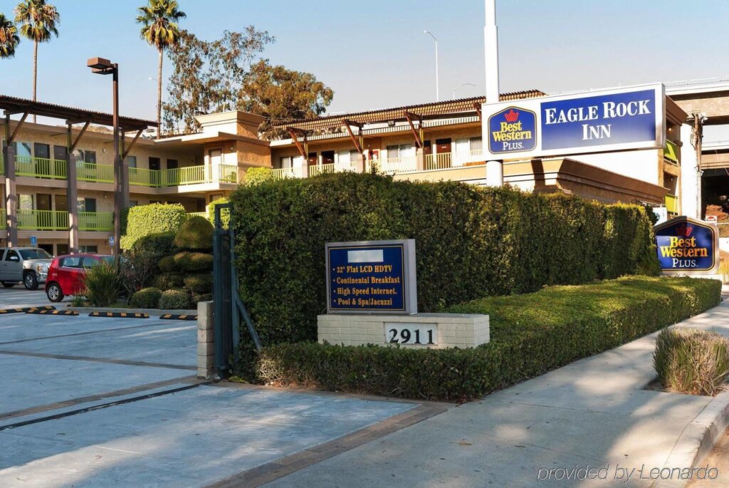 3-star best hotel to stay in Glendale