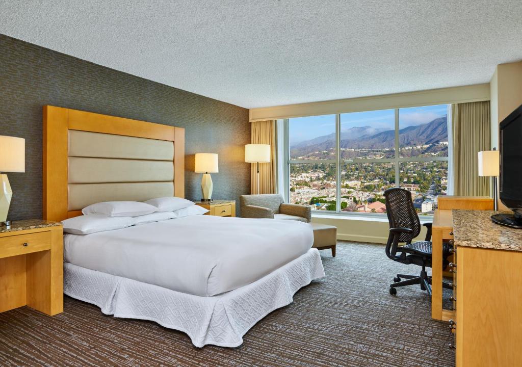 4-star nice hotel in Glendale, CA
