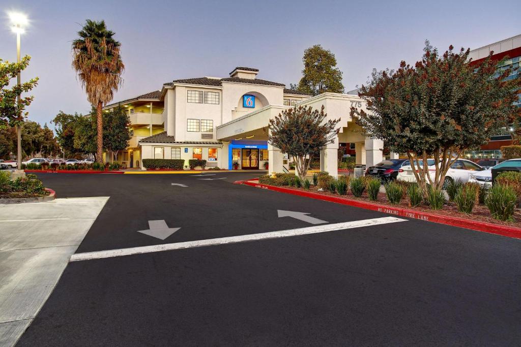 2-star hotel in Sunnyvale, CA