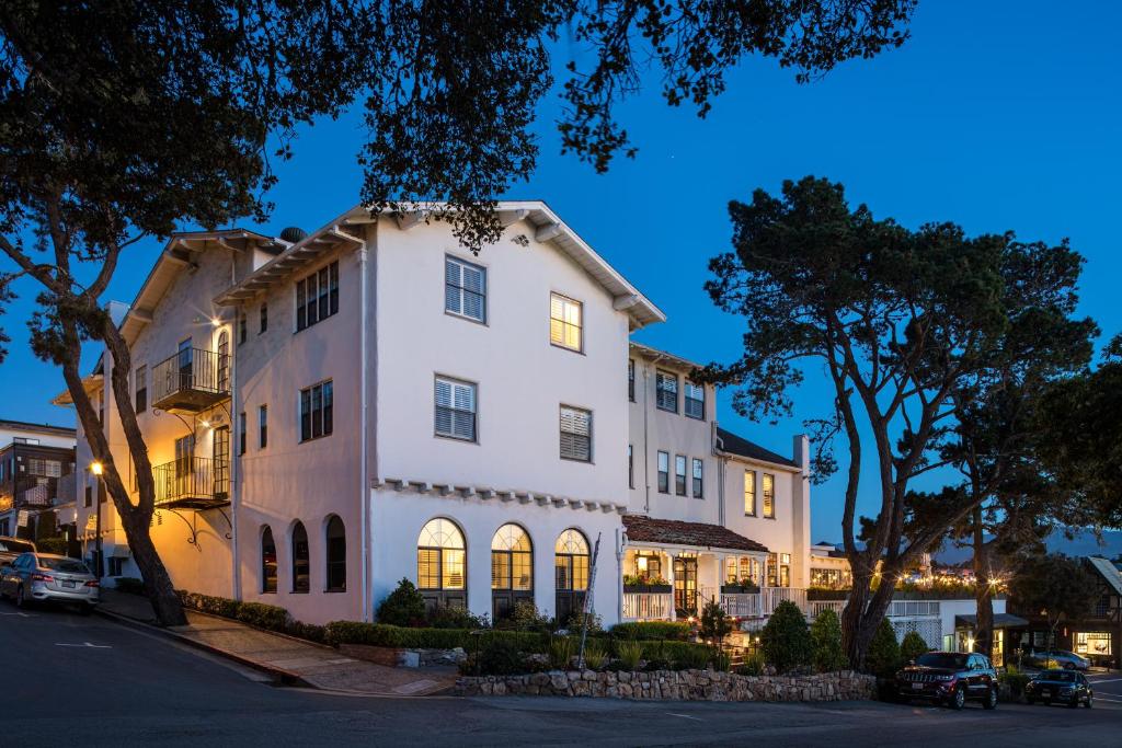4-star best hotel in Carmel by the Sea, CA
