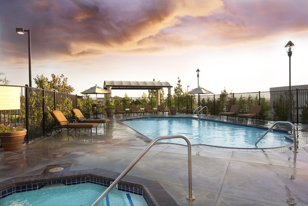 Luxury 3-star hotel in Moreno Valley, CA