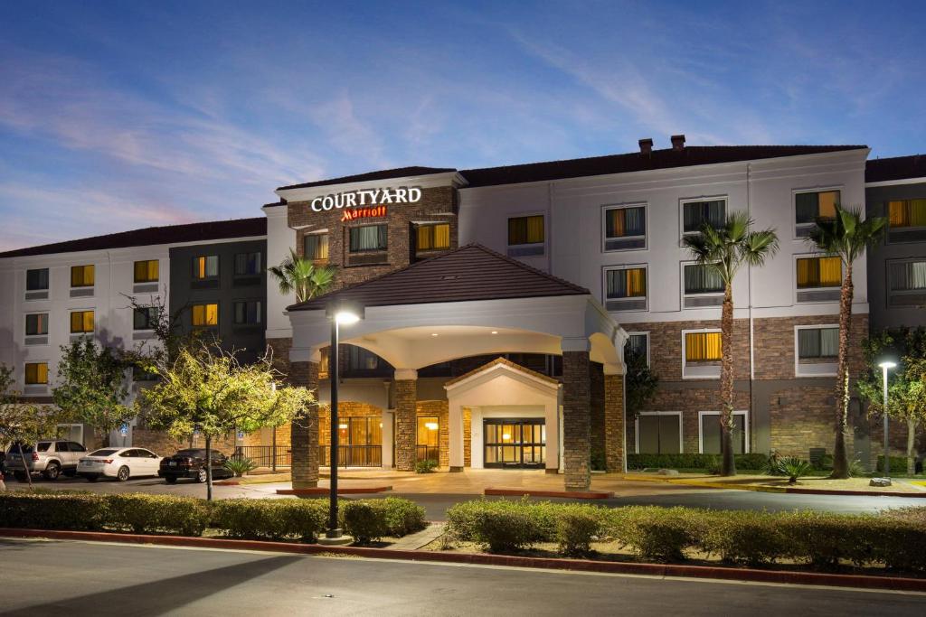 Luxury 3-star hotel in Rancho Cucamonga, California