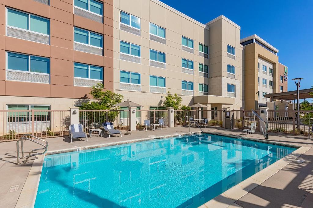 3-star fantastic hotel in Moreno Valley, CA
