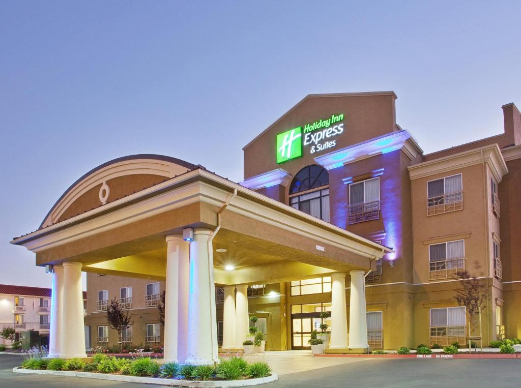 Top-Rated 3-star Hotel in Salinas, CA