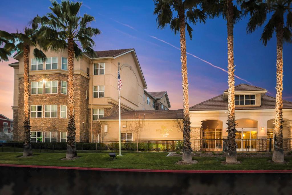 3-star fantastic hotel in Rancho Cucamonga, California

