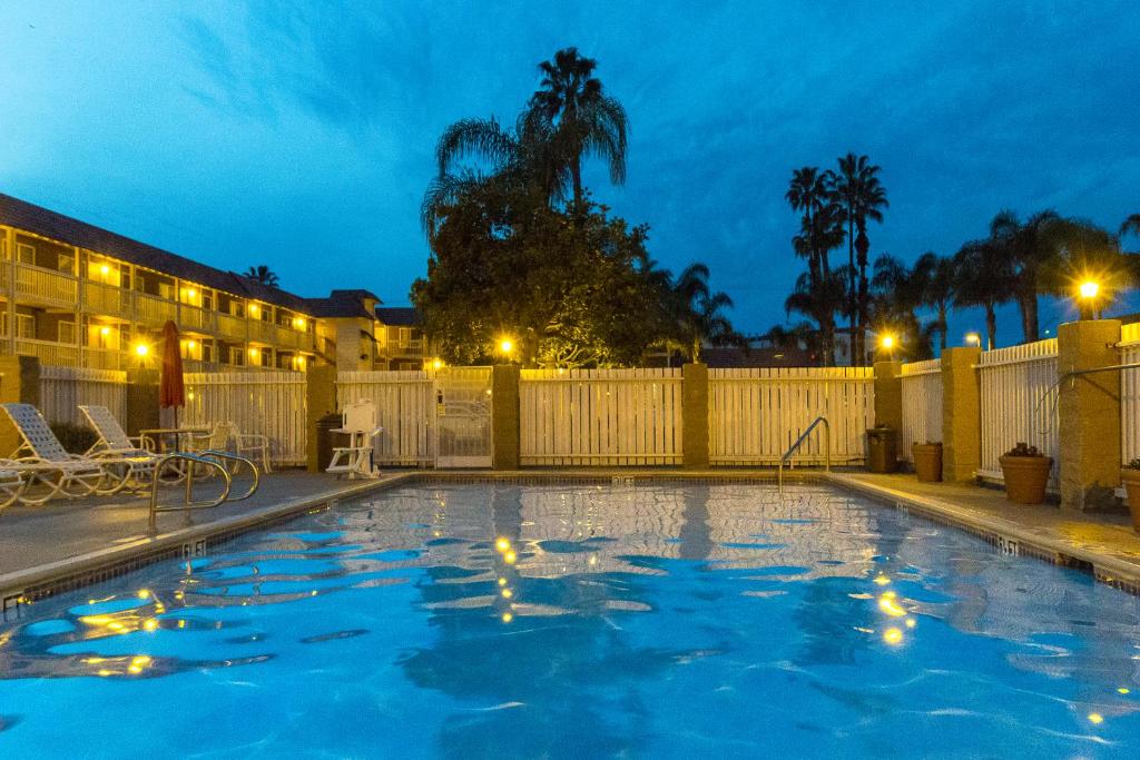 3-star great hotel in Costa Mesa, CA
