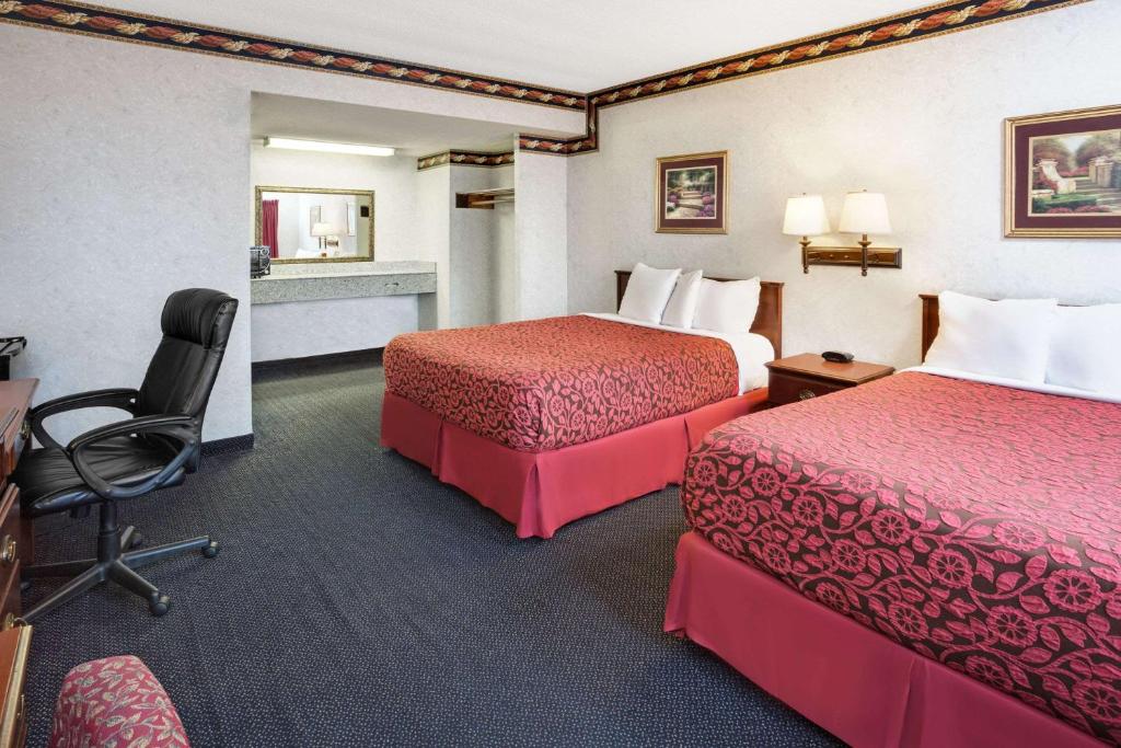 2-star nice hotel in Costa Mesa, CA