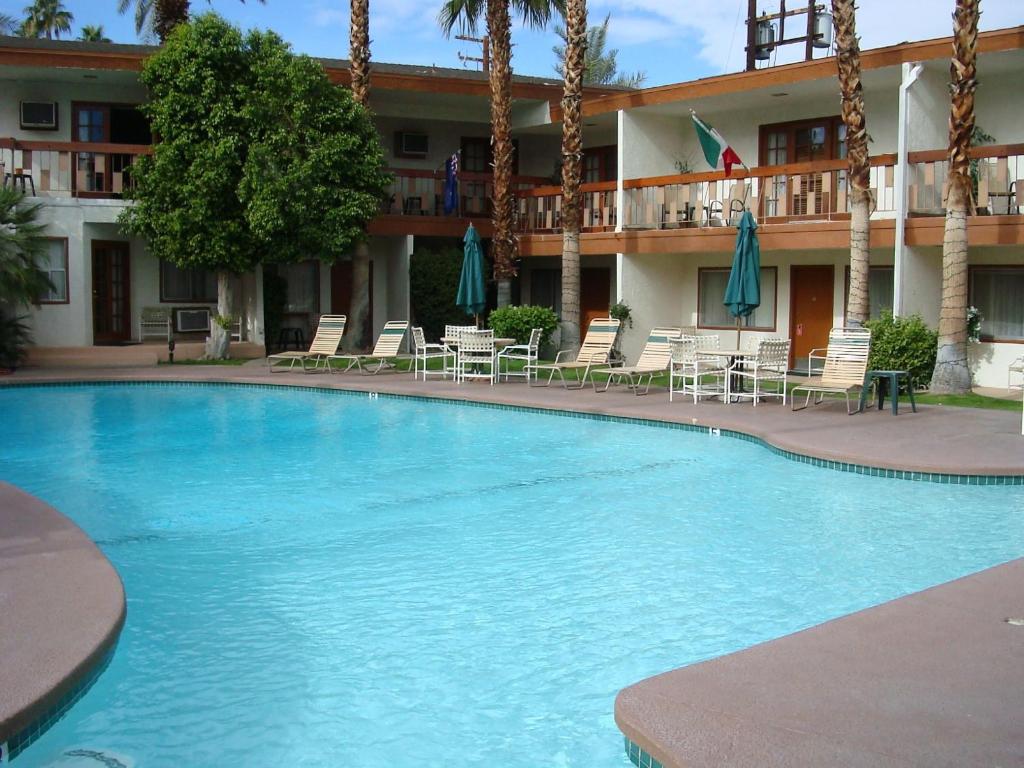 2-star amazing hotel in Palm Desert, CA