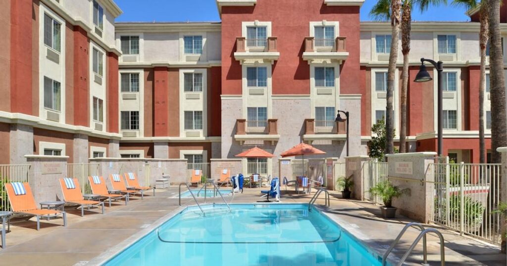 2-star superb hotel in Rancho Cucamonga, California