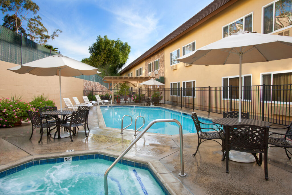 3-star best hotel in Corona, California