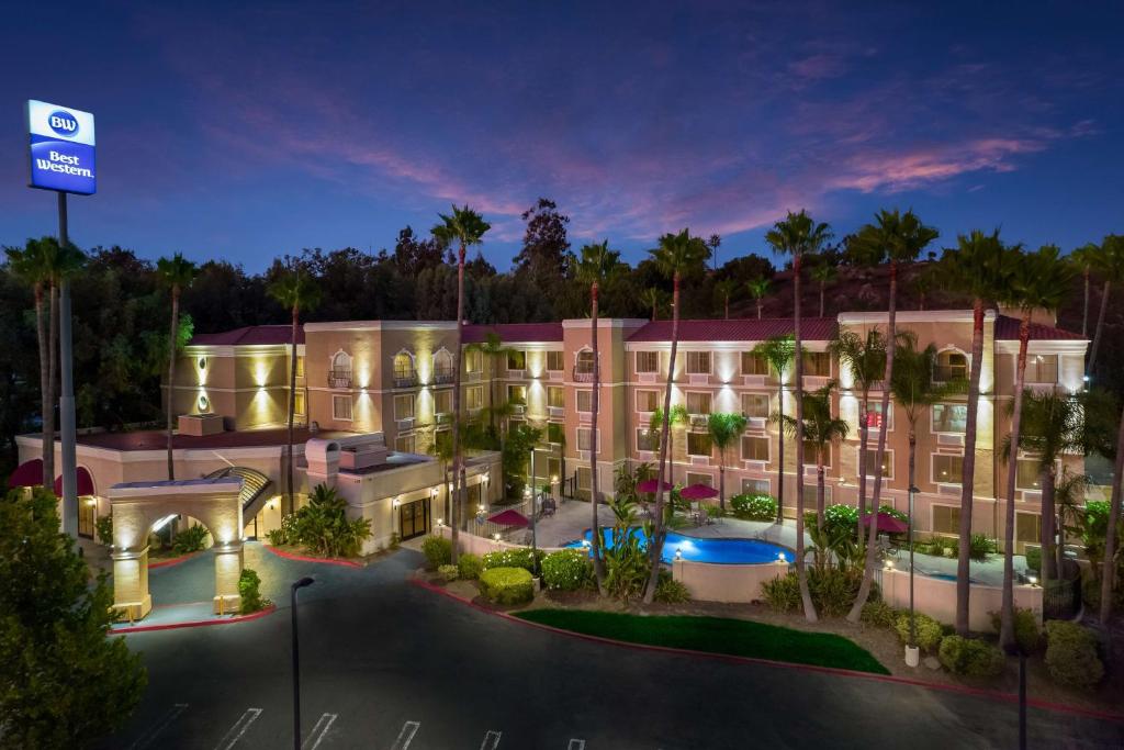 3-star hotel in Escondido, California