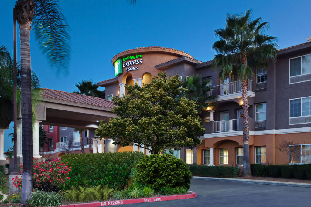 2-star nice hotel in Corona, California