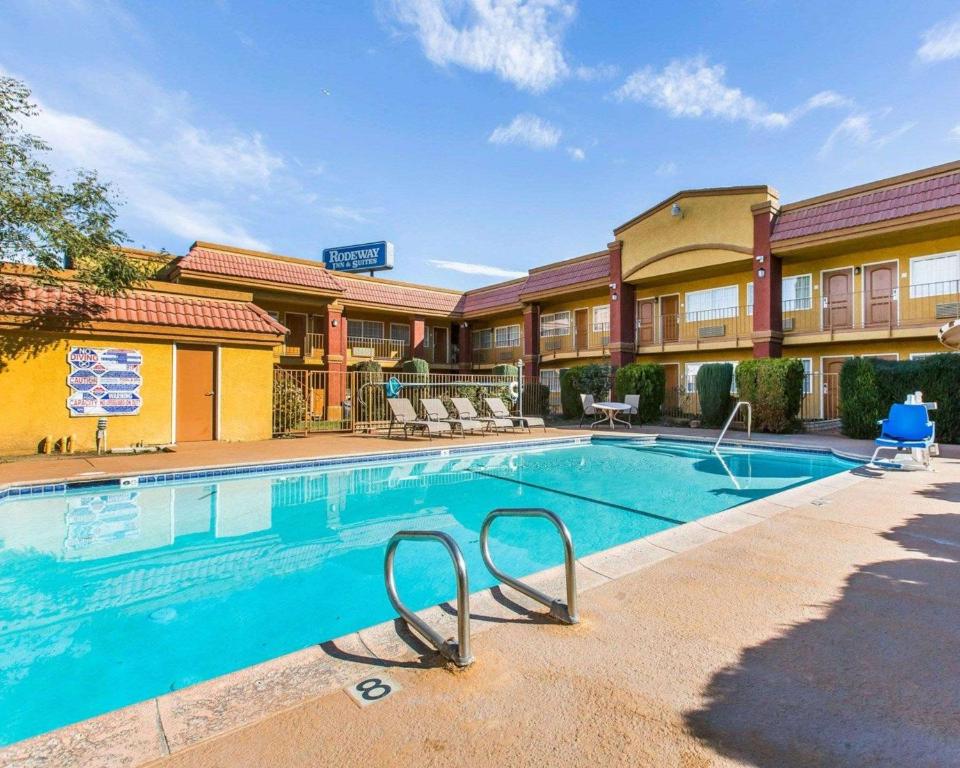 1-star affordable hotel in Corona, CA