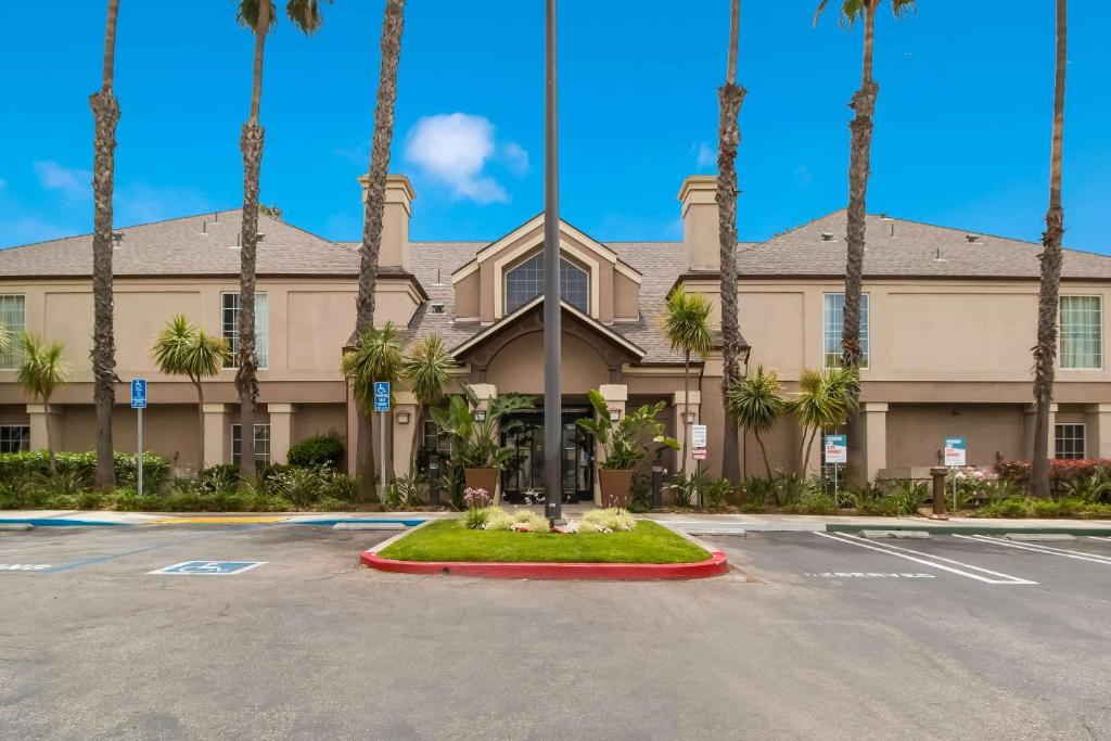 3-star Amazing hotel in Torrance, CA
