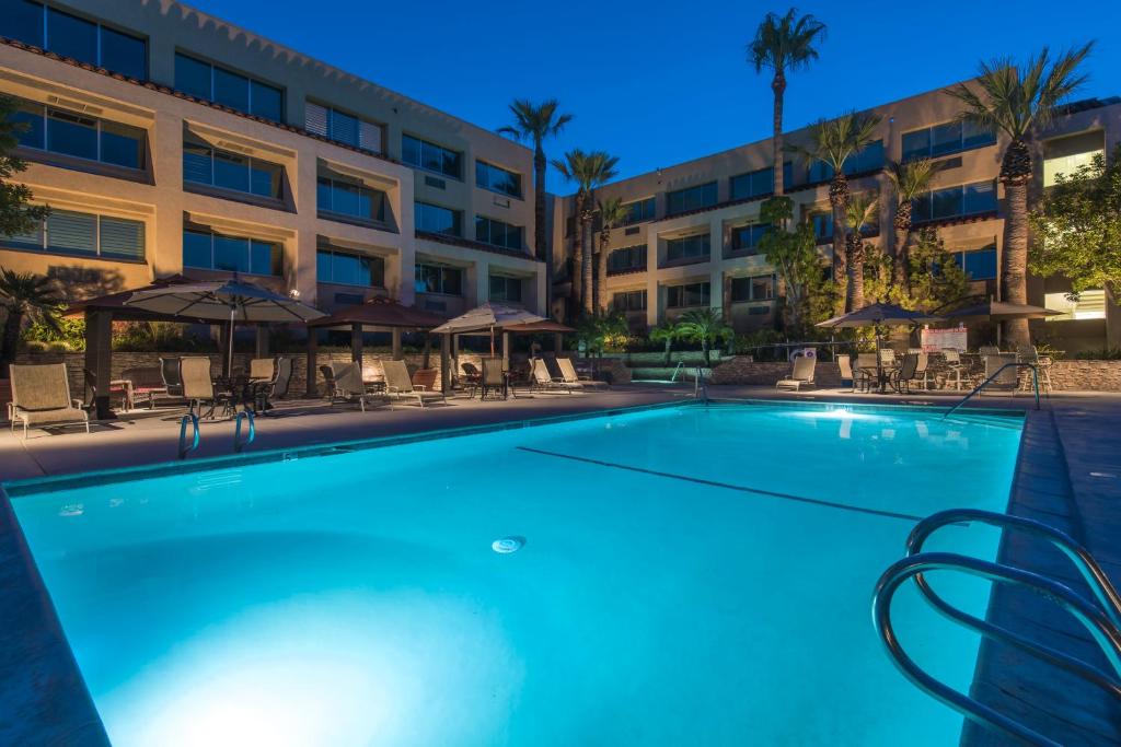 3-star best hotel in Simi Valley, California
