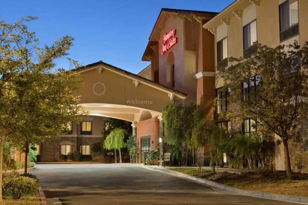 3-star nice hotel in Thousand Oaks, CA
