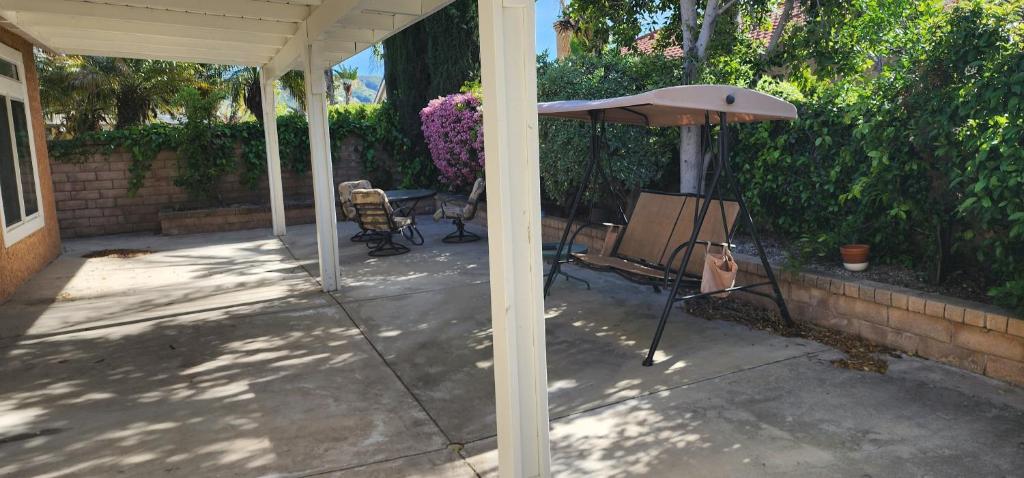 Affordable place to stay in Simi Valley, California
